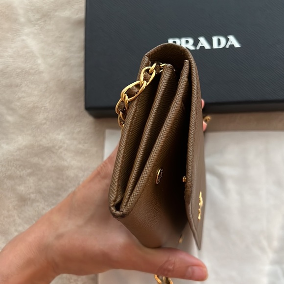 Prada wallet - Picture 8 of 11